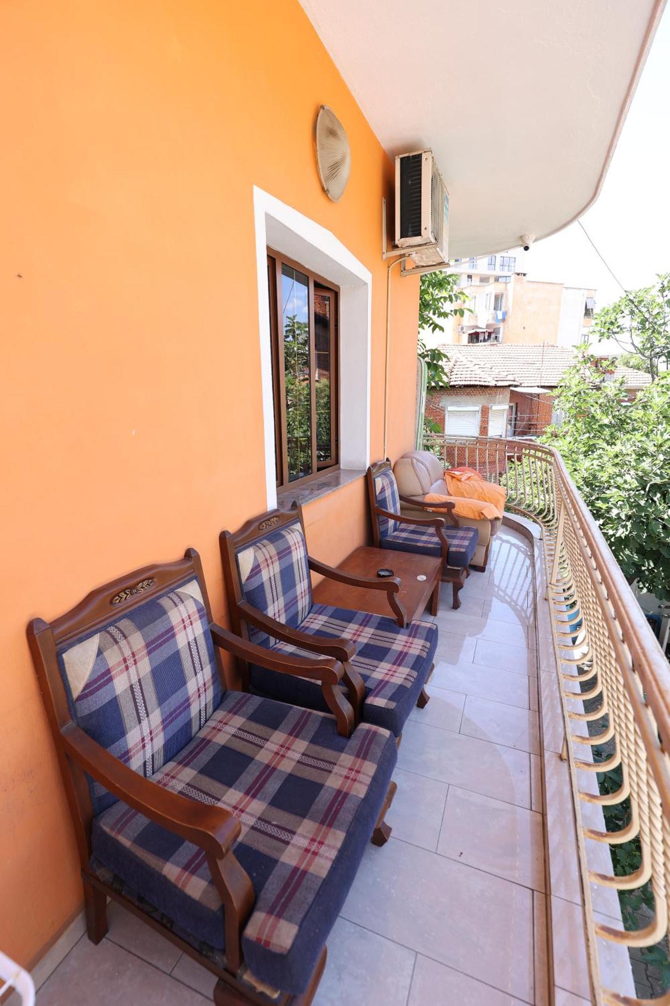 Hostel Osho Tirana Extérieur photo