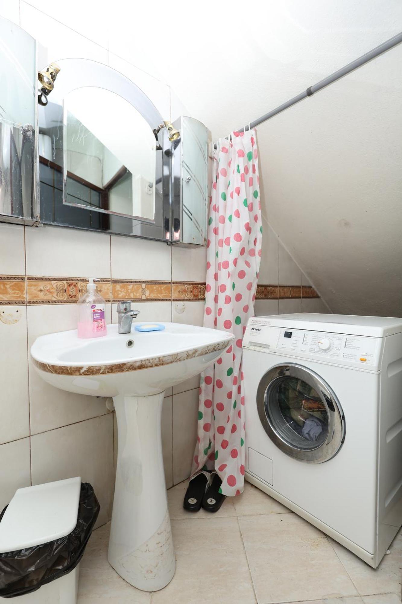 Hostel Osho Tirana Extérieur photo